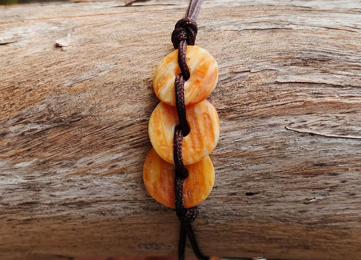 COMMISSION | SPONDYLUS Money Bead | 3-BEAD BRACELENT