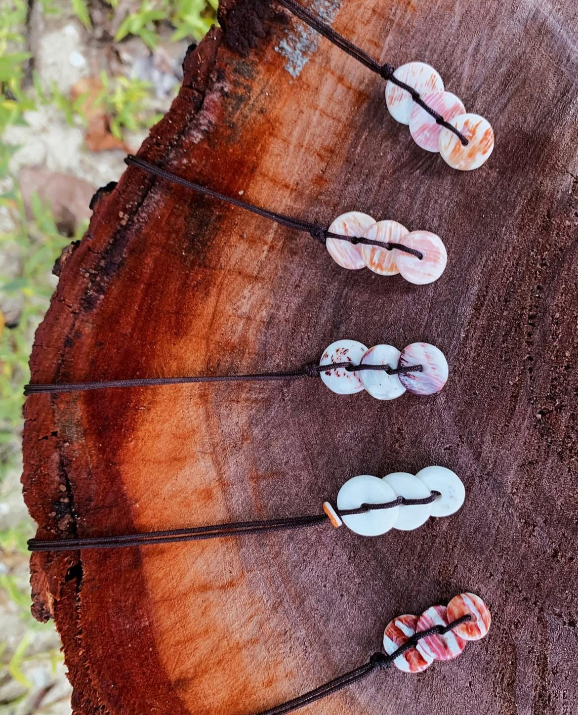 COMMISSION | SPONDYLUS Money Bead | 3-BEAD Necklace